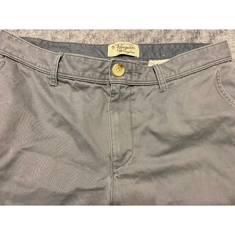 PENGUIN BY MUNSINGWEAR CHINCO SHORTS - MENS - SIZE 34- GRAY - GOOD CONDITION